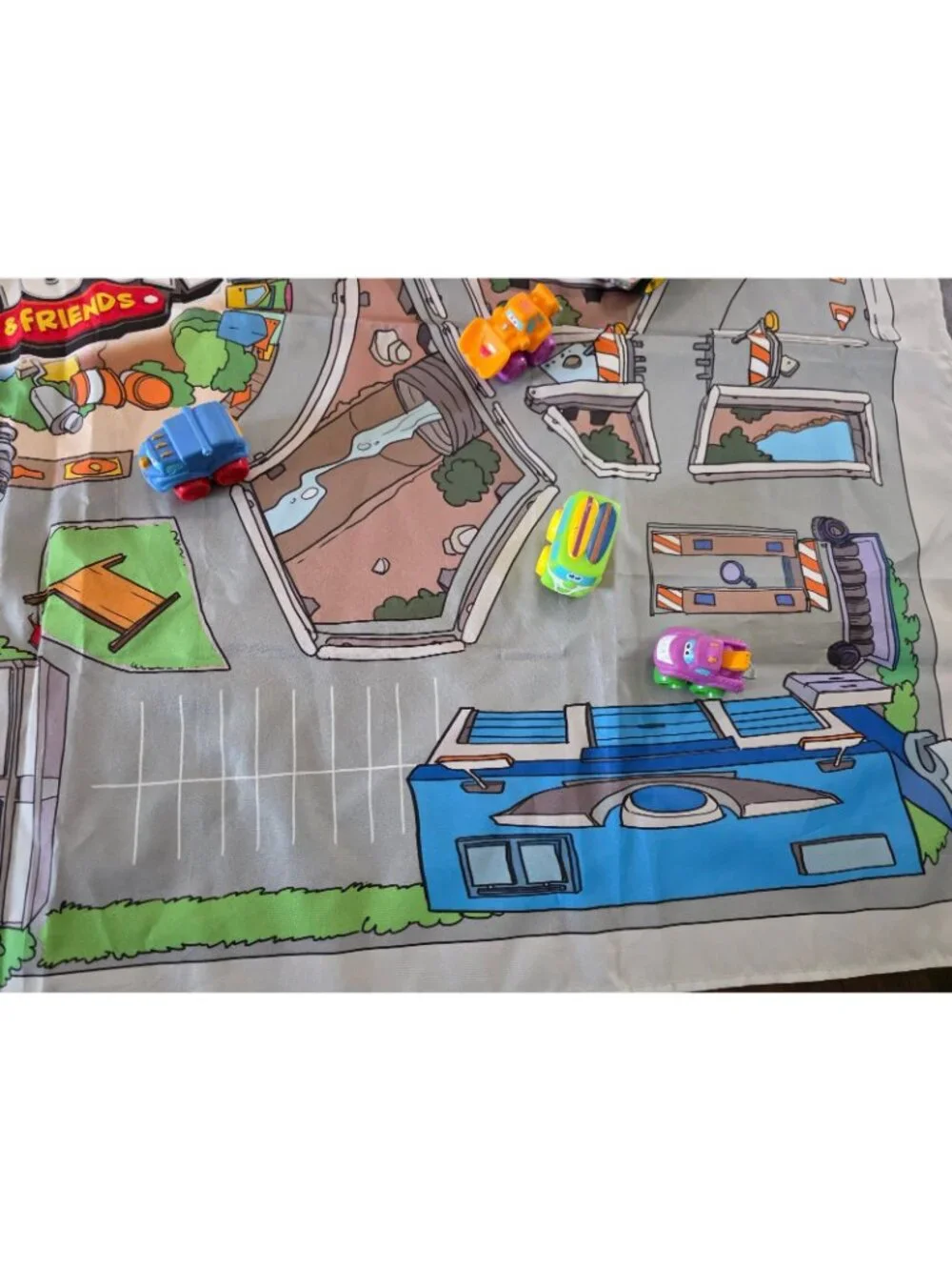 Portable Tonka Chuck & Friends Playmat and 10 Soft Cars Great for on the go play